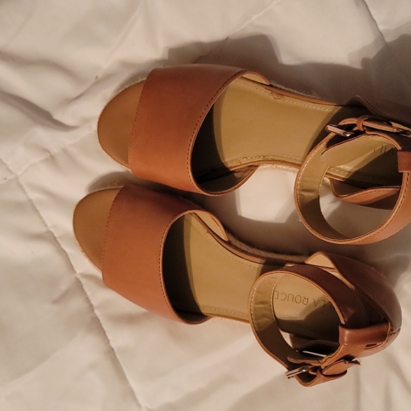 Sandals - Picture 2 of 4